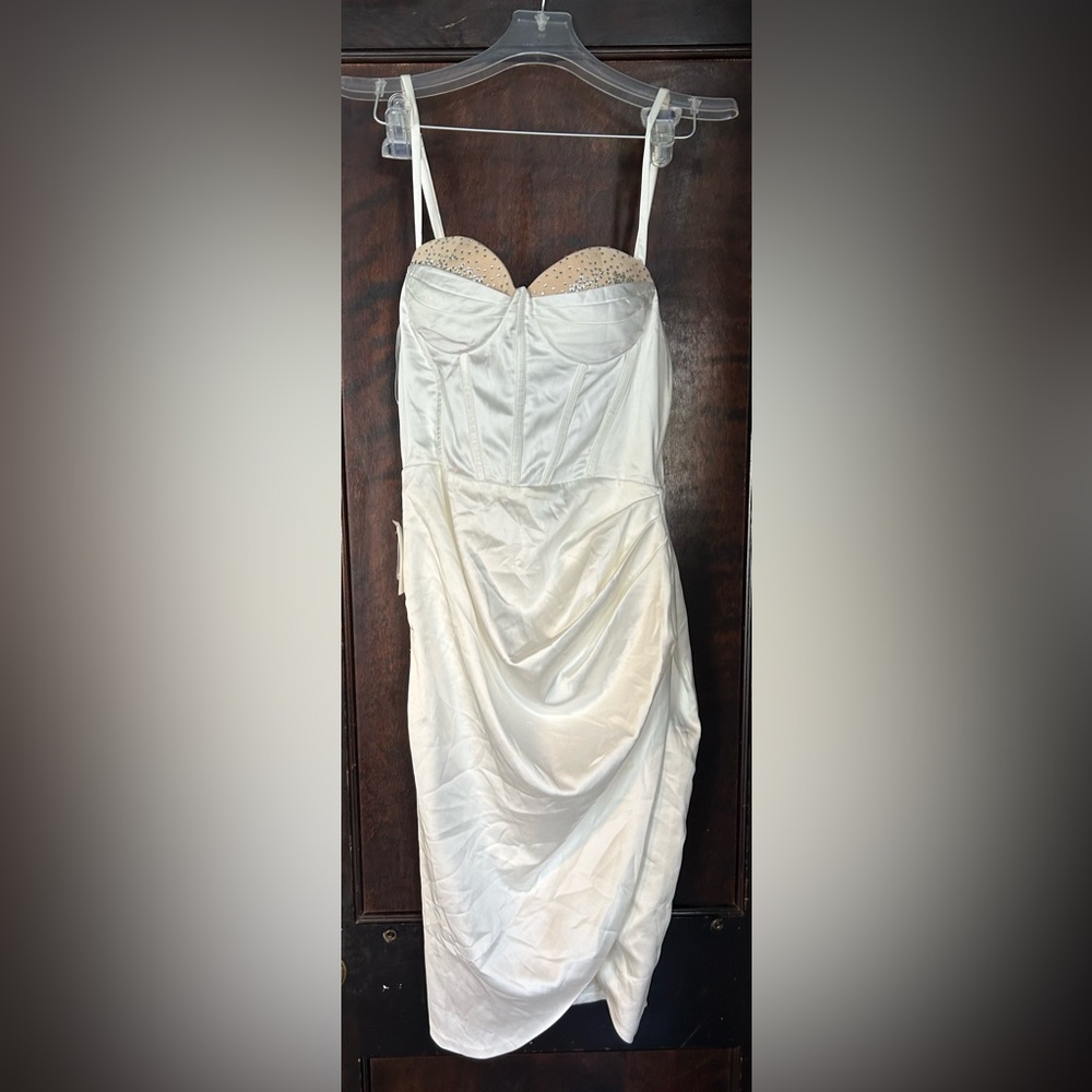 Miss‎ Circle | Nyla White Satin Corset Dress with Crystals Medium - Picture 4 of 6